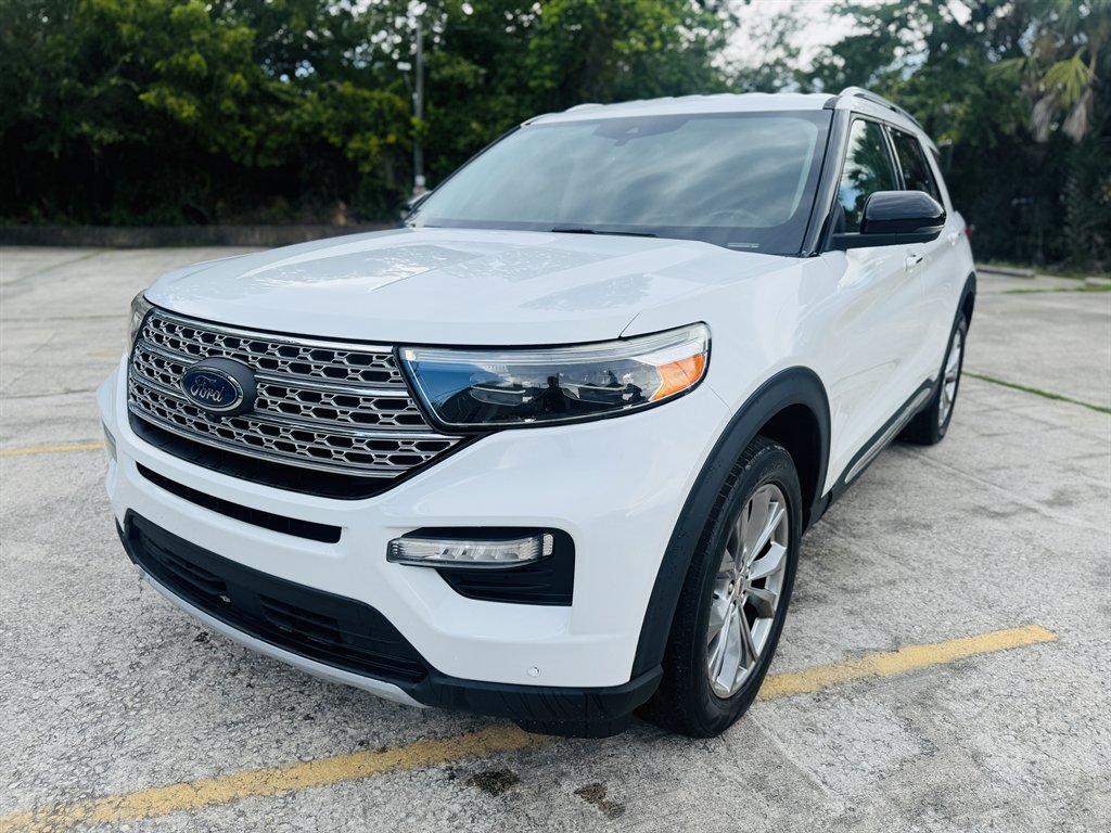 2022 Ford Explorer Limited's photo