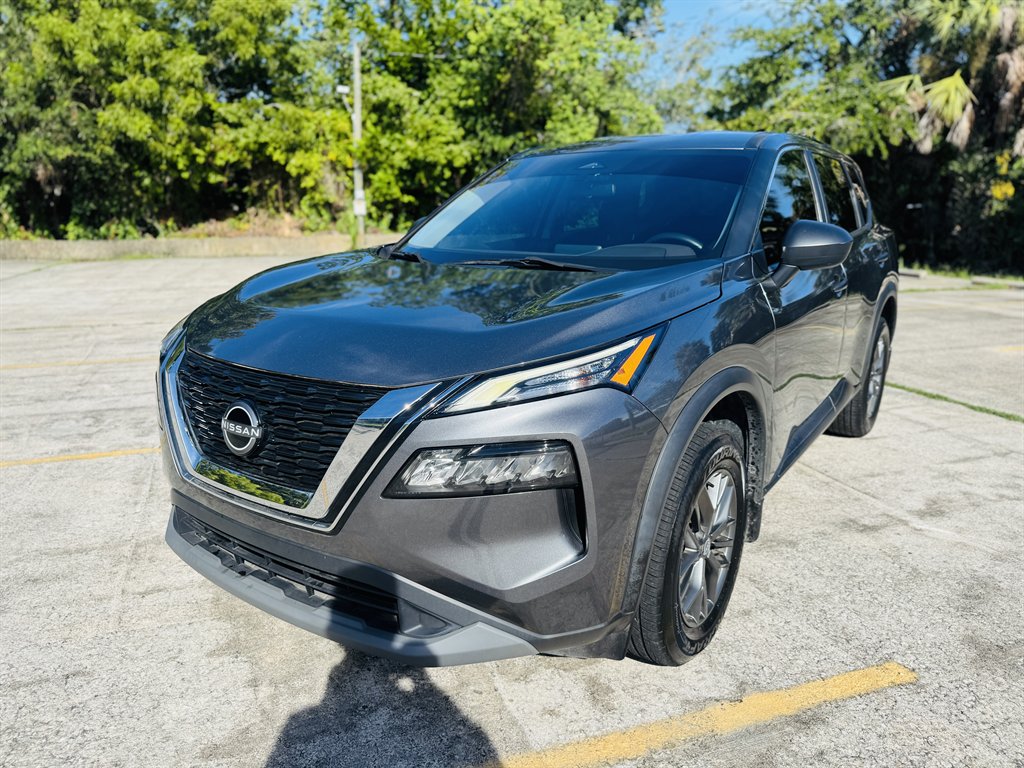 2023 Nissan Rogue S's photo
